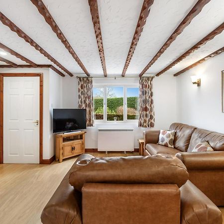 Crylla Valley Cottages - Access To Pool, Gym, Spa And More サルタッシュ 部屋 写真