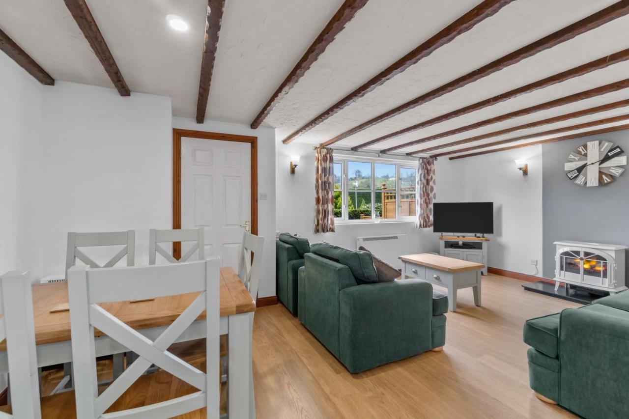Crylla Valley Cottages - Access To Pool, Gym, Spa And More サルタッシュ エクステリア 写真