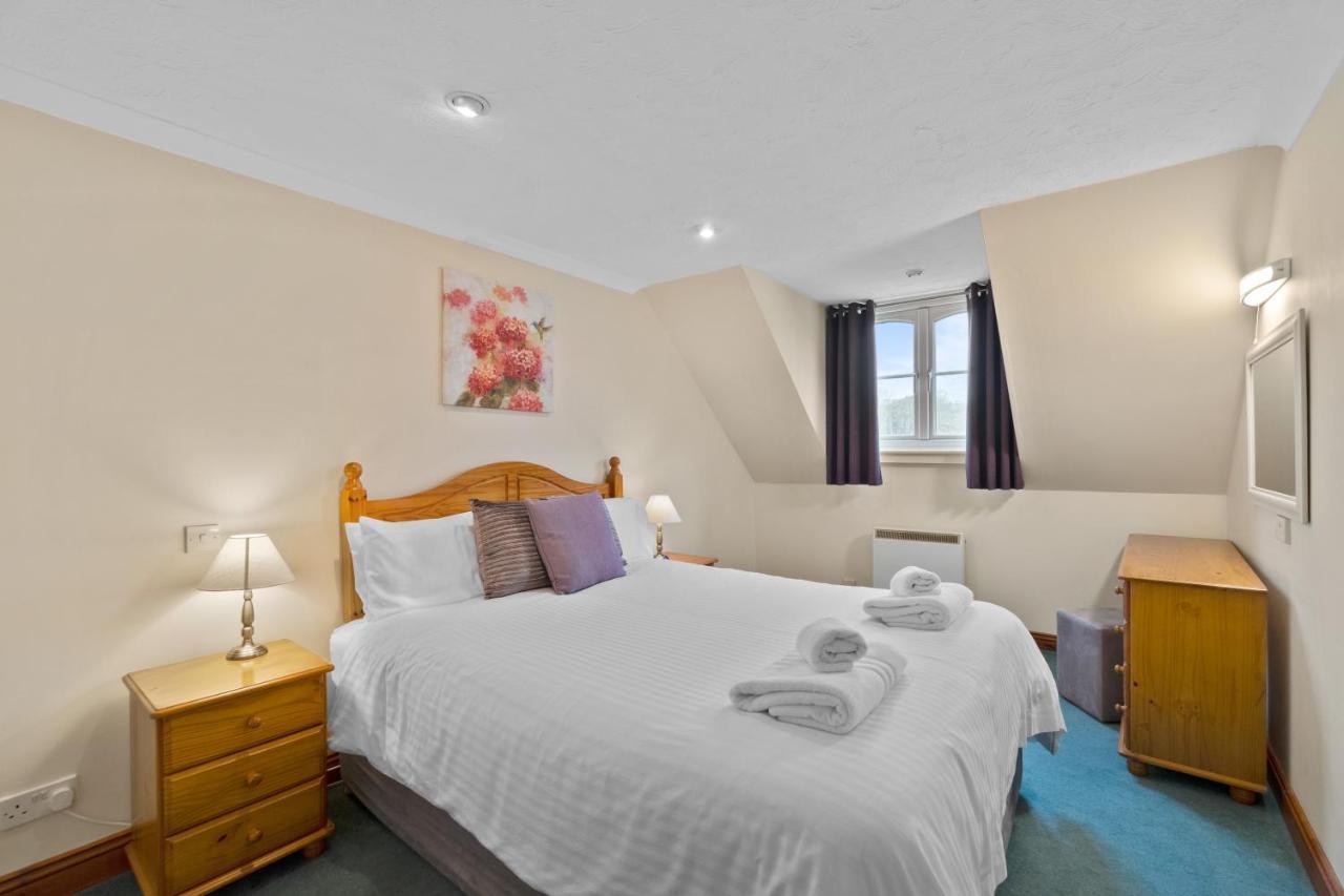 Crylla Valley Cottages - Access To Pool, Gym, Spa And More サルタッシュ エクステリア 写真