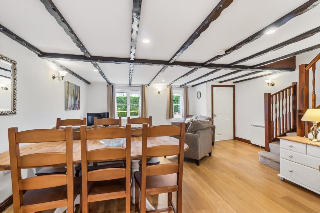 Crylla Valley Cottages - Access To Pool, Gym, Spa And More サルタッシュ エクステリア 写真