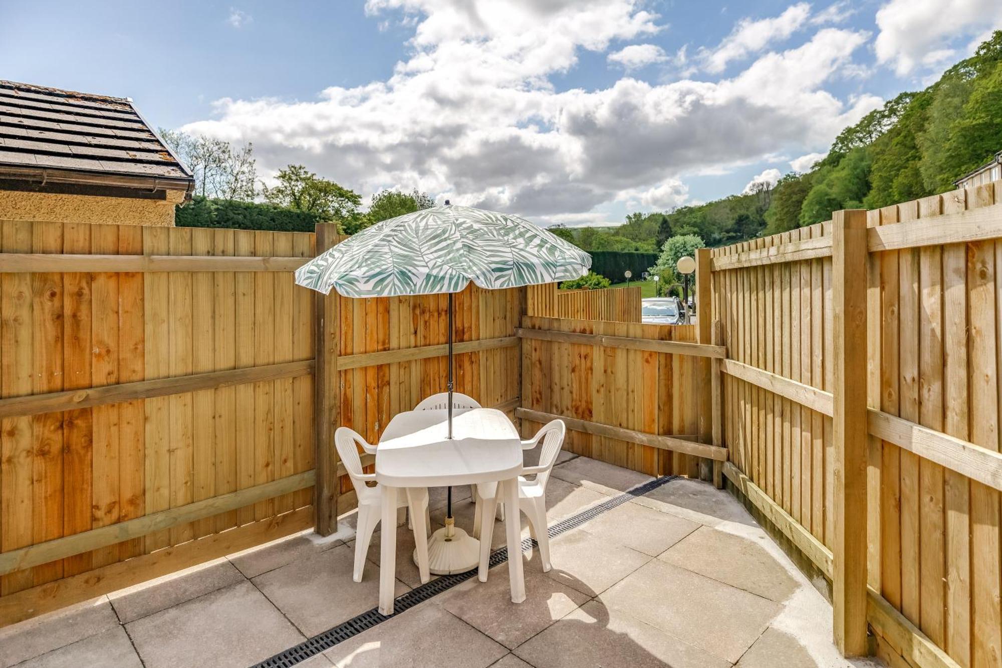 Crylla Valley Cottages - Access To Pool, Gym, Spa And More サルタッシュ 部屋 写真
