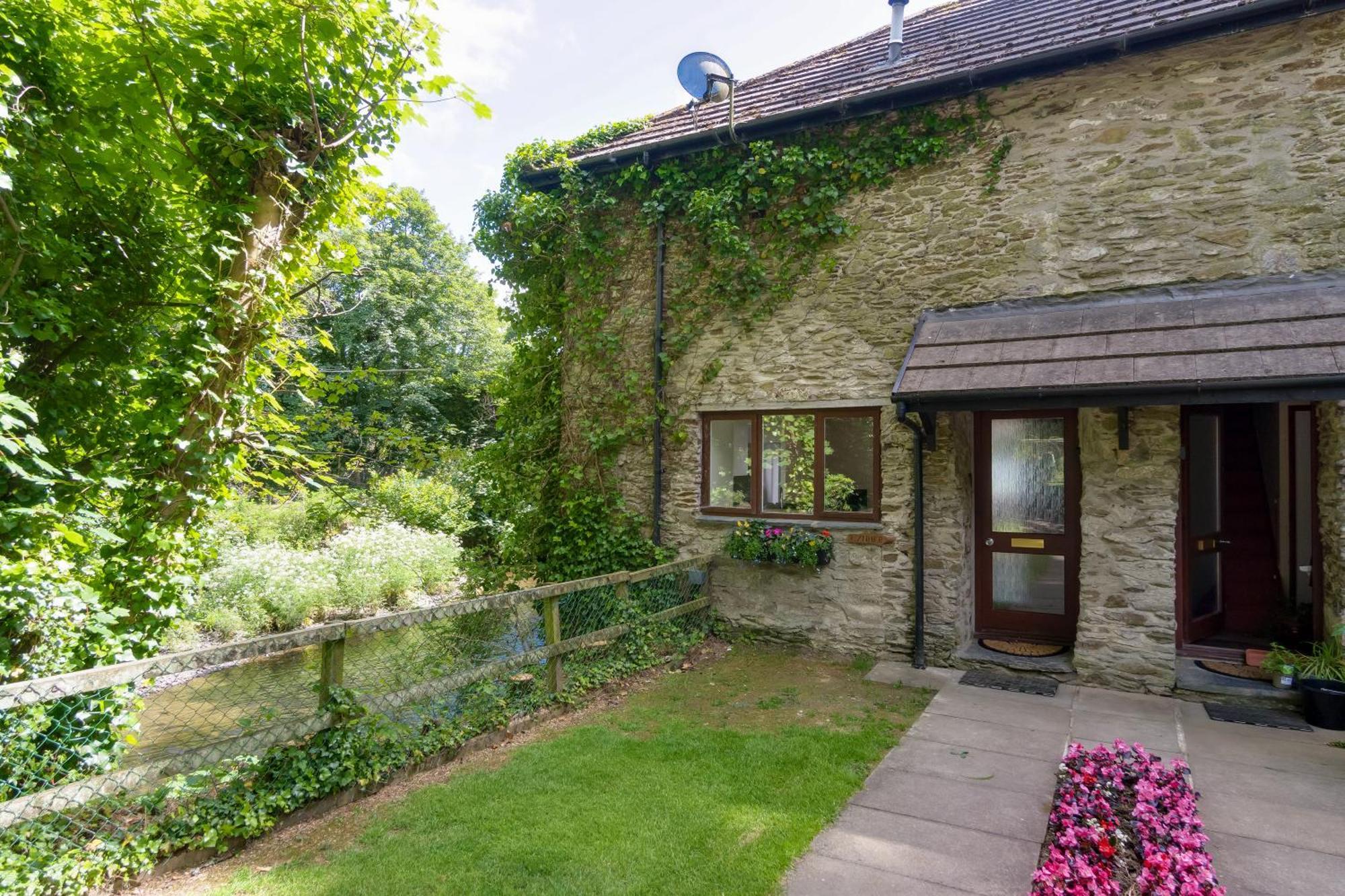 Crylla Valley Cottages - Access To Pool, Gym, Spa And More サルタッシュ 部屋 写真