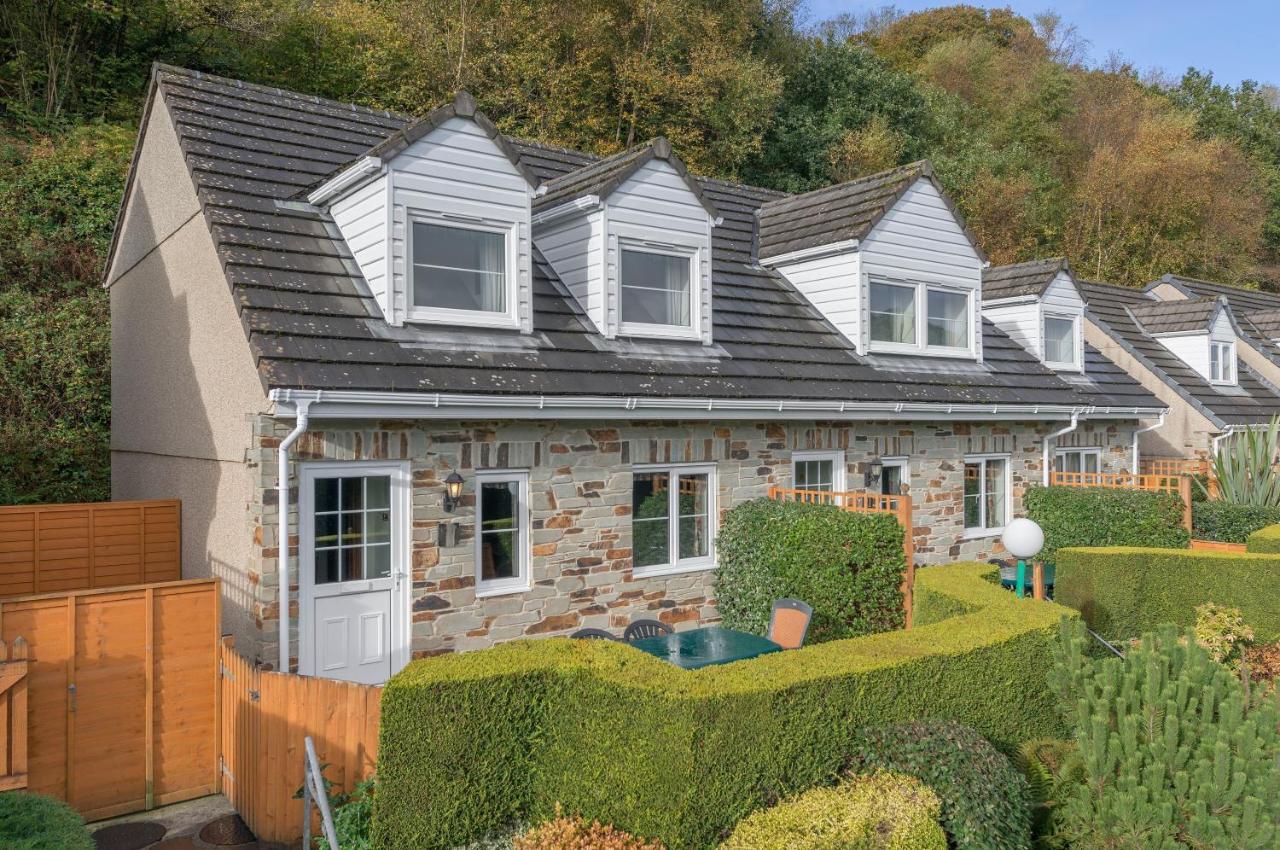 Crylla Valley Cottages - Access To Pool, Gym, Spa And More サルタッシュ エクステリア 写真